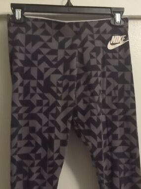 Nike Kids Black & Gray Geometric Leggings with White Swoosh